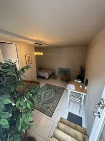 Downtown Studio w/ private Patio - Image 3
