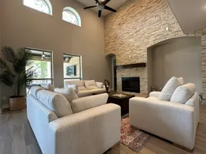 Luxury Home in The Woodlands - Image 3