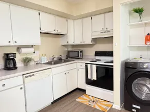 Cozy Central Duplex Retreat - Image 2