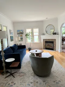 A Hallmark home close to everything! Best location - Image 3