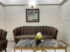 Secure 2BR Near Karachi Airport WiFi - Image 3