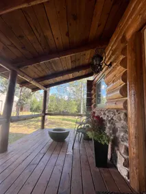 Tall Pines Log Cabin Retreat with Horse Lodge - Image 3