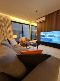 Spacious luxury suite with terrace in Malaga - Image 3