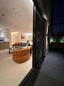 Spacious luxury suite with terrace in Malaga - Image 2