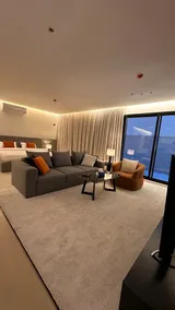 Spacious luxury suite with terrace in Malaga - Image 4