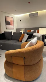Spacious luxury suite with terrace in Malaga - Image 5