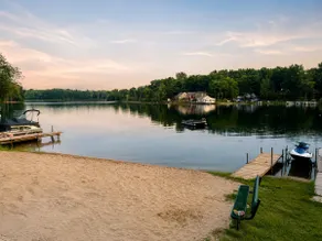 Pet-Friendly Lakefront Cabin + Kayaks, Workspace - Image 4