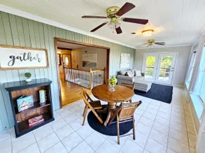 Lakeside Game Day Retreat - Image 2