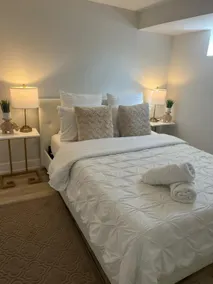 Lovely Modern Getaway In Niagara Falls - Image 2