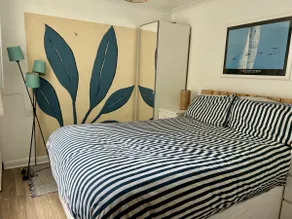 Garden Apartment by the Pier - Image 5