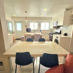 Quiet & Quaint 2 Bedroom 1 Bath with Yard - Image 4