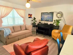 Quiet & Quaint 2 Bedroom 1 Bath with Yard - Image 2