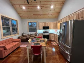 Creekside Luxury Cabin - Image 2