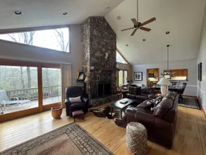 Tranquil 4BR/Sleeps 10/ Game Rm/Fire pit/4seasons - Image 2