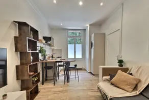 Relaxing ground floor apartment with spa and cinema, close to the train station - Image 5