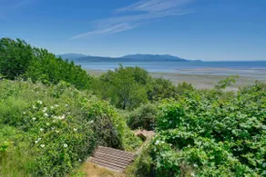 Waterfront Bellingham Bliss: Steps to Beach! - Image 2