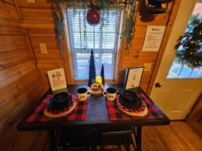 Christmas Getaway Cabin (Adults Only) - Image 5