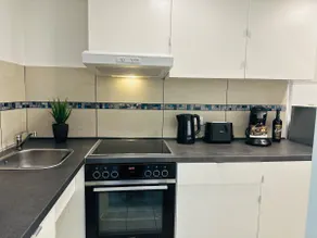 Apartment 5 - Image 4