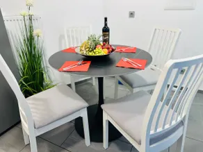 Apartment 5 - Image 2