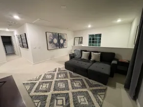 Modern 3 bedroom, Office, 2.5 bath home - Image 2