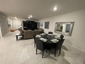 Modern 3 bedroom, Office, 2.5 bath home - Image 4