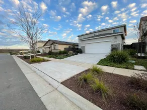 Modern 3 bedroom, Office, 2.5 bath home - Image 3