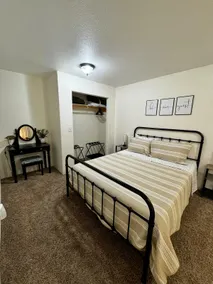 Heart of Fairbanks, Prime location, Cozy get away! - Image 5
