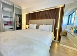 Llamita's Home Luxury 17/ The Luxurious Llamita 17 - Image 5
