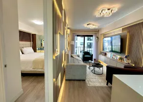 Llamita's Home Luxury 17/ The Luxurious Llamita 17 - Image 2