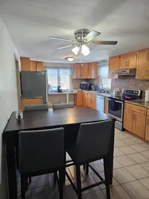 Home in Ludlow, 6 Flags, MGM Casino, Hiking Trails - Image 3