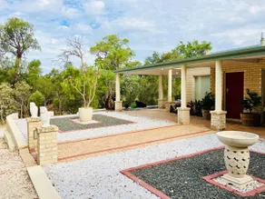 Luxury 4BD Retreat with Pool & Natural Environment - Image 4