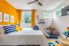3BR | Rooftop | West Seattle | Sophari Home B - Image 2