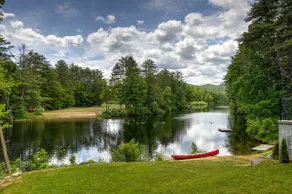 River bank lodge just minutes to Lake George with heated salt water pool - Image 2