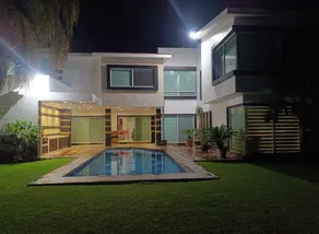 Los Pinos Residence - Image 5