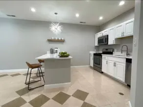 Mid-Century Luxury Retreat, Sauna, 2 BEDR+Kitchen - Image 2