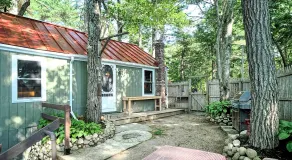 Cozy Waterfront Maine Retreat - Image 2