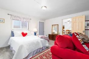 Spacious 2br - Image 4