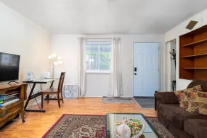 Spacious 2br - Image 2