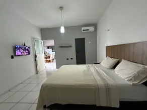 House with 2 en-suites, Wi-Fi, Garage – 3 km from the Bus Station - Image 4