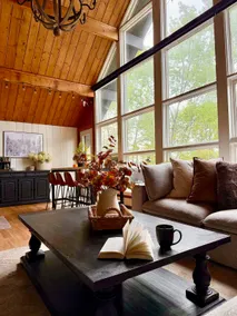 Black Dog Lodge - Ski Chalet centered between Okemo and Killington Mt. - Image 2