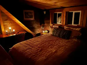 Pond View Escape, Off-Grid, Rustic & Dog Friendly - Image 3