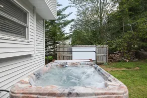 Cozy Poconos Retreat Hot tub, Game room and igloo - Image 4