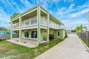 Newly Renovated Cozy Pineapple B - Image 2