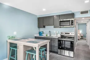 Newly Renovated Cozy Pineapple B - Image 5