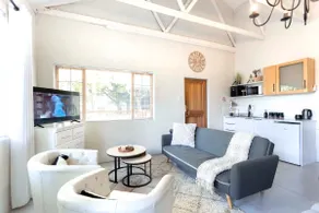 Hilton Cottage - Image 2