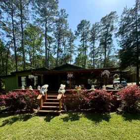 Waterfront Haven at Lake Record Lodge - Image 2