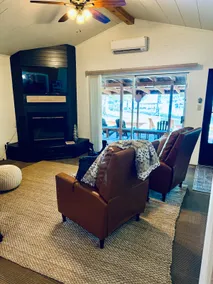Waterfront Haven at Lake Record Lodge - Image 4