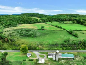 Slate Valley Farmhouse @ Parkers Dairy CR-28 - Image 3