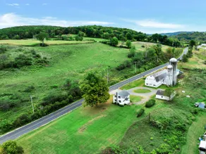Slate Valley Farmhouse @ Parkers Dairy CR-28 - Image 2
