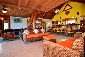 Villa Gina Beachfront Villa - Image 4